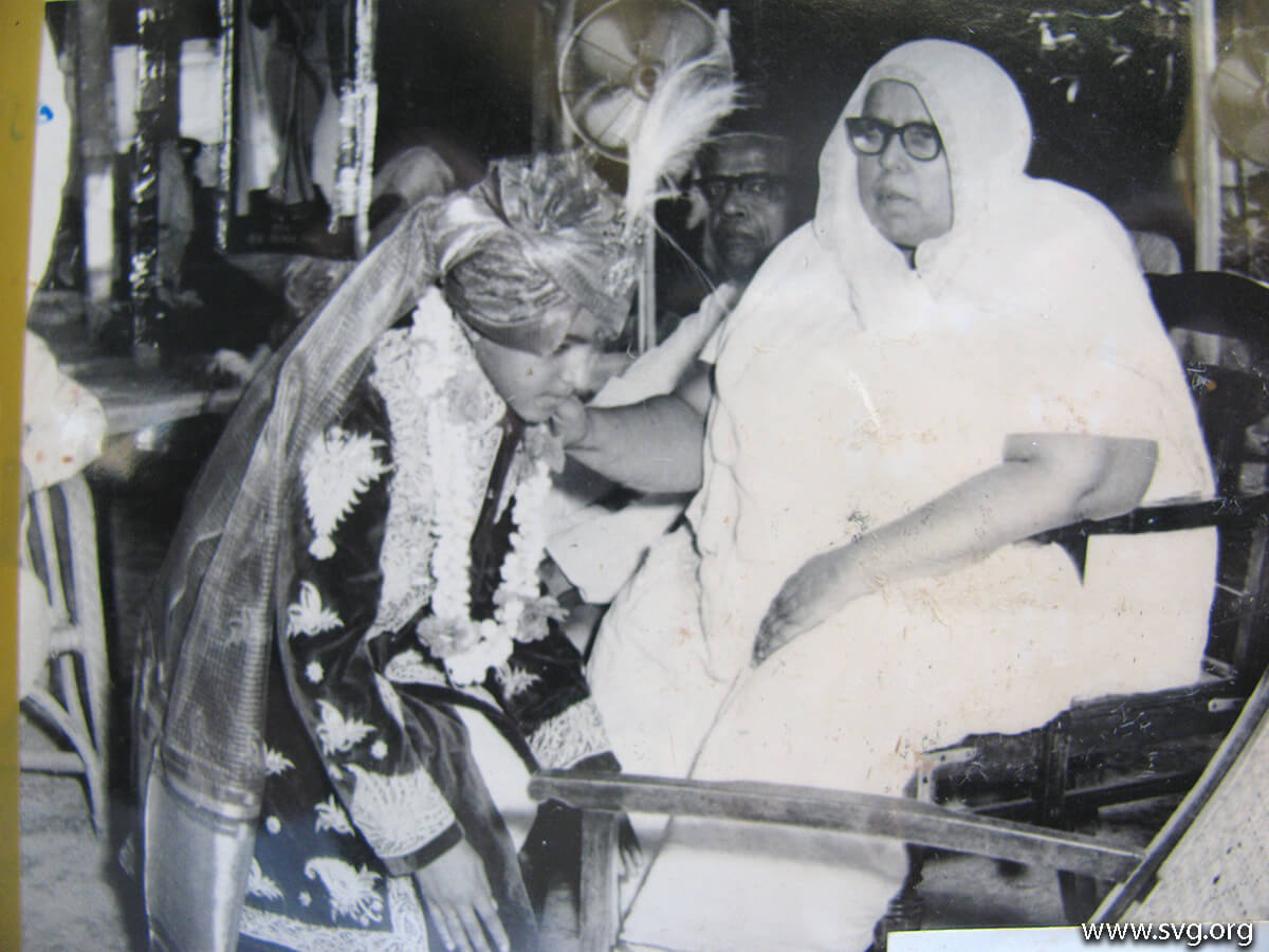 Acharya Shree Ajendraprasadji Maharaj - 69th Birthday(12)