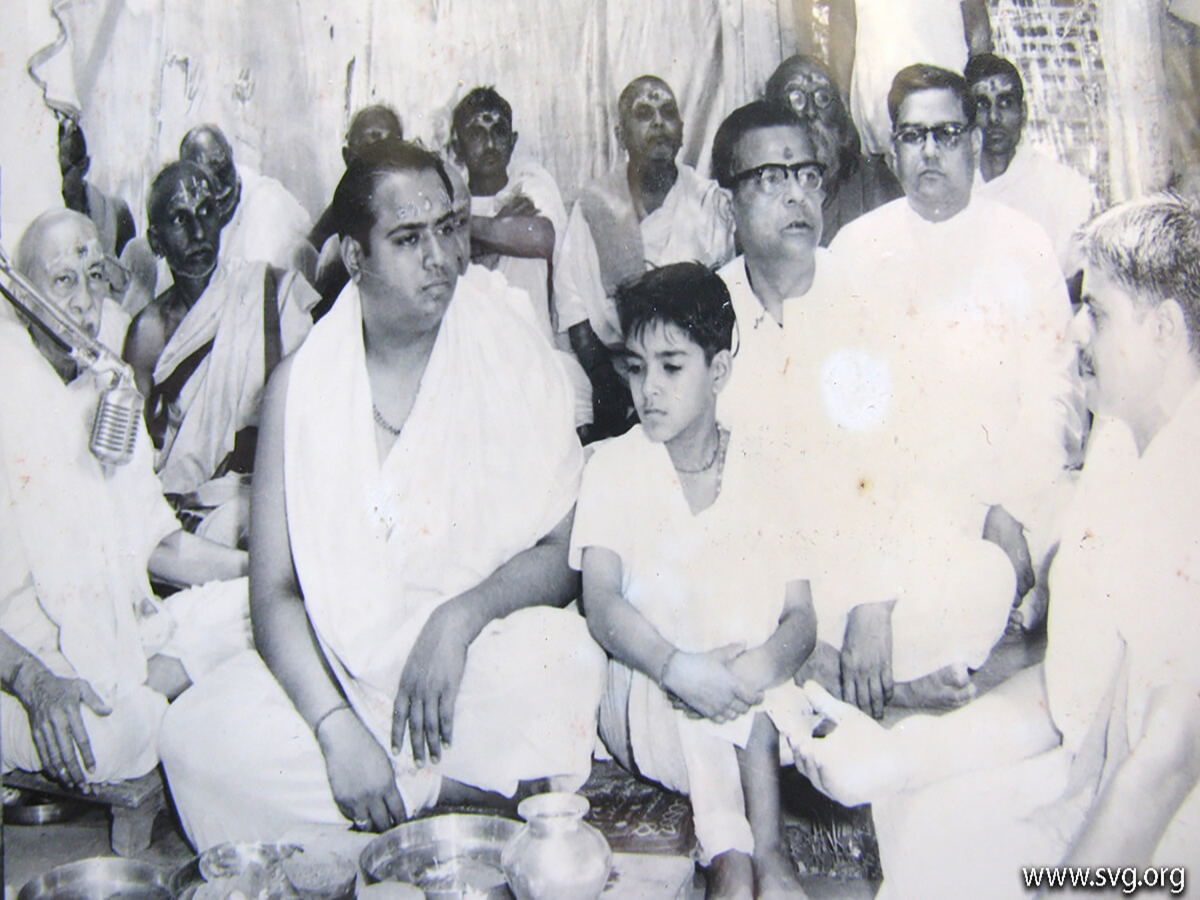 Acharya Shree Ajendraprasadji Maharaj - 69th Birthday(9)
